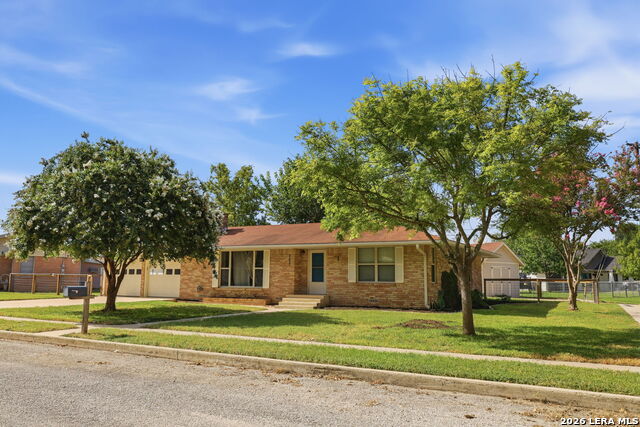 758 Carl Dr Property Photo 1
