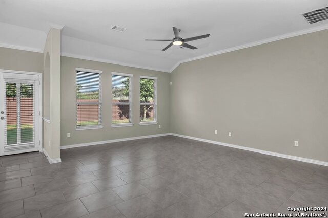 10423 Monicas Crk Property Photo 4