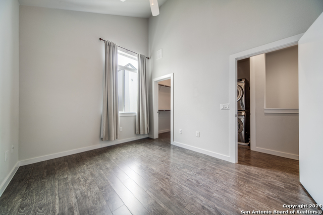 330 Clay St Property Photo 6