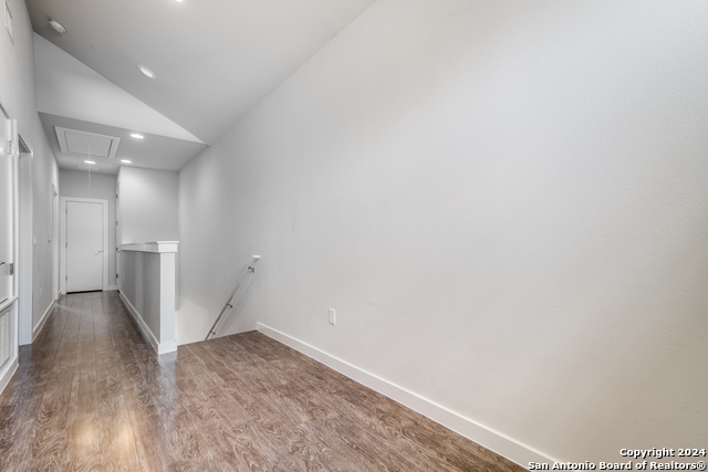 330 Clay St Property Photo 11