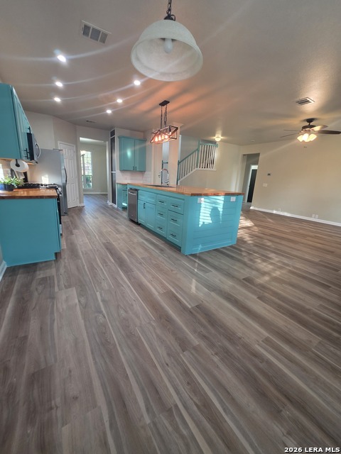 20907 Encino Ash Property Photo 5