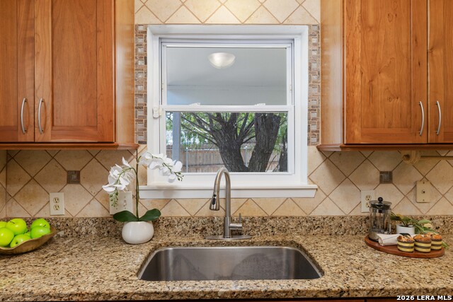 354-356 Bobolink Property Photo 5
