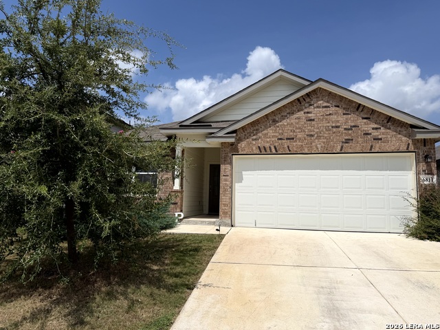 6811 Whisper Grv Property Photo 1