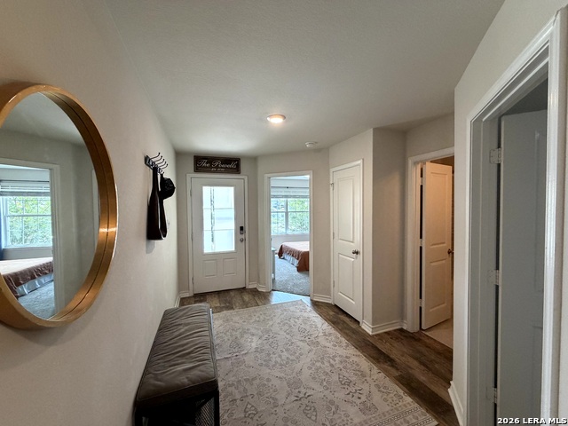 6811 Whisper Grv Property Photo 2