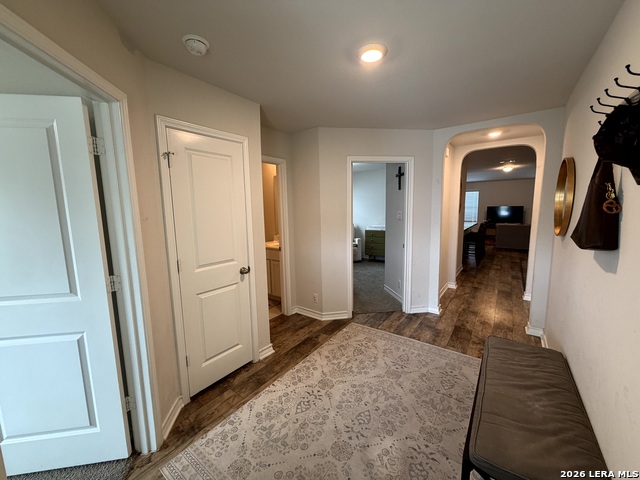 6811 Whisper Grv Property Photo 3