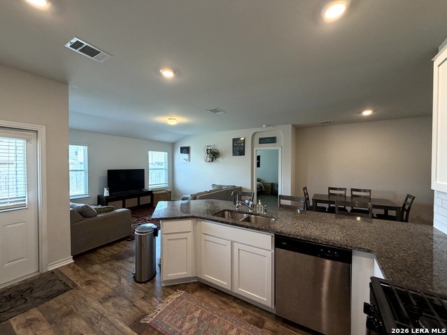 6811 Whisper Grv Property Photo 13