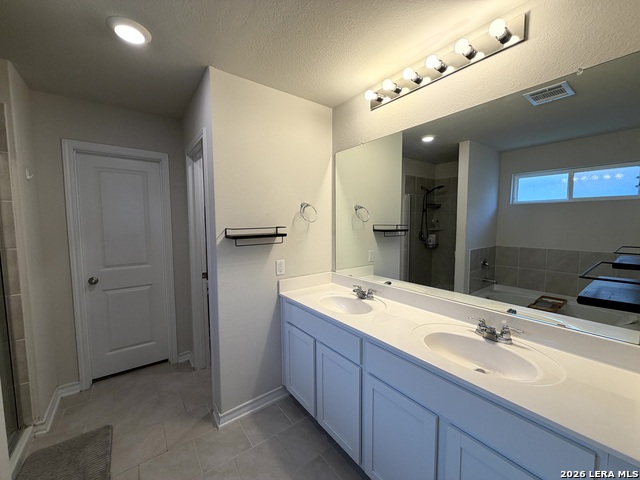 6811 Whisper Grv Property Photo 17