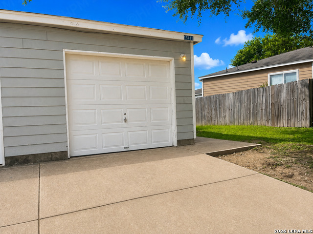 15418 Kamary Ln Property Photo 2