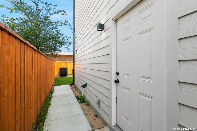 117 Carle Ave Property Photo 39