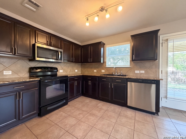 2535 Fayette Dr Property Photo 1