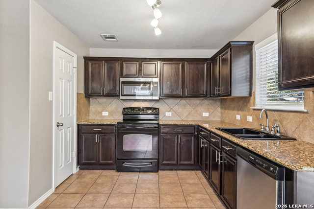 2535 Fayette Dr Property Photo 17