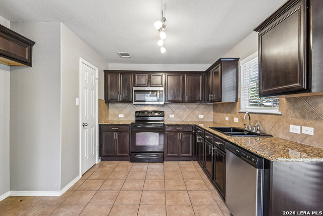 2535 Fayette Dr Property Photo 18