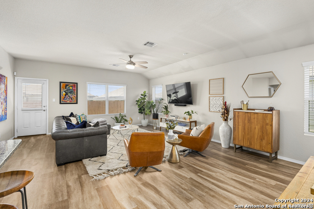 10674 Penelope Way Property Photo 5