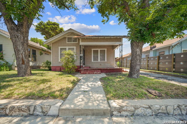 906 S GEVERS ST Property Photo 1