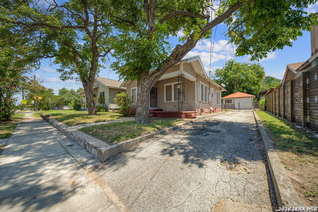 906 S Gevers St Property Photo 2