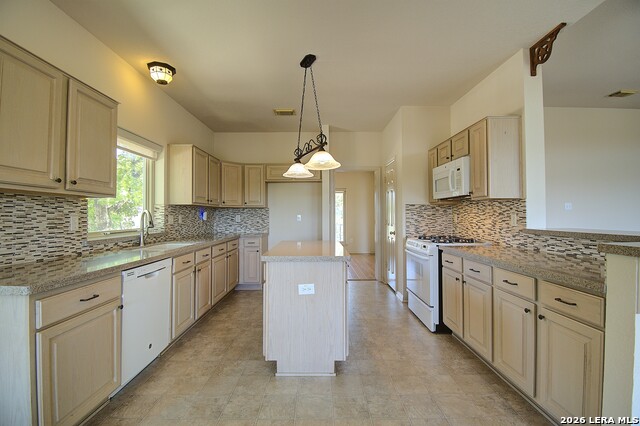 2140 Summit Crest Dr Property Photo 11
