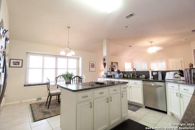 8 Dallari Ct Property Photo 6