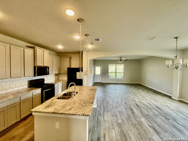 15306 Comanche Grv Property Photo 3
