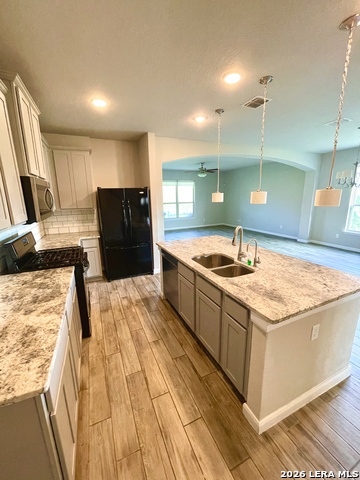 15306 Comanche Grv Property Photo 4