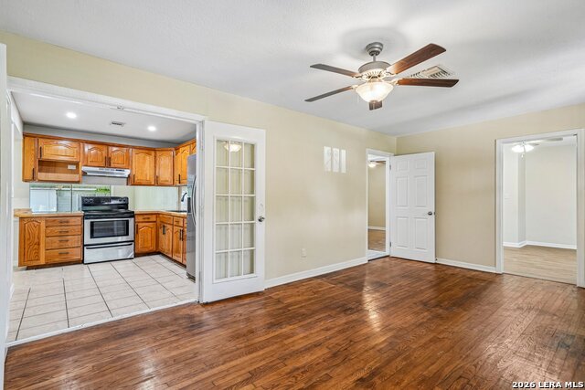 609 Taft Property Photo 4