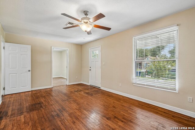 609 Taft Property Photo 17