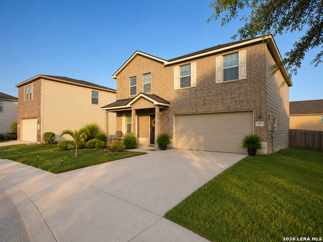 610 Trinity Mdw Property Photo 2
