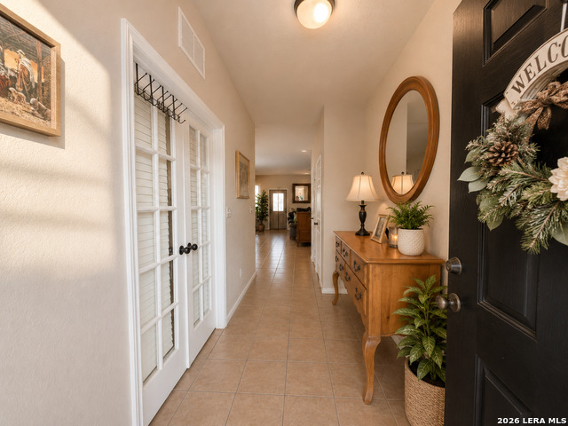 610 Trinity Mdw Property Photo 3