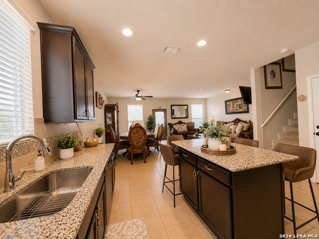 610 Trinity Mdw Property Photo 7