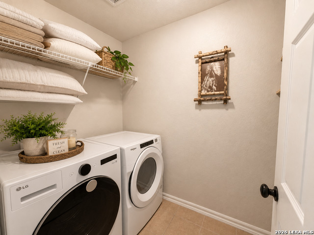 610 Trinity Mdw Property Photo 18