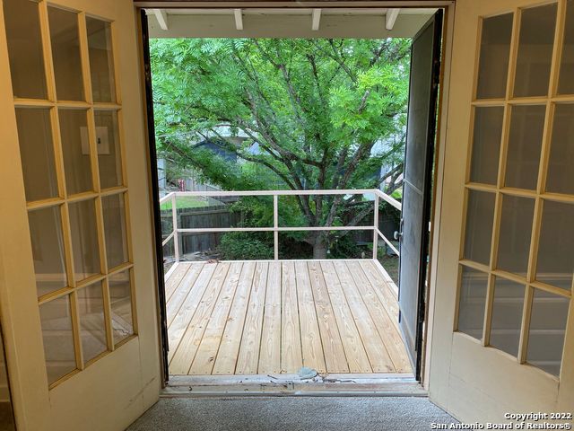 910 Nacogdoches Rd Property Photo 8