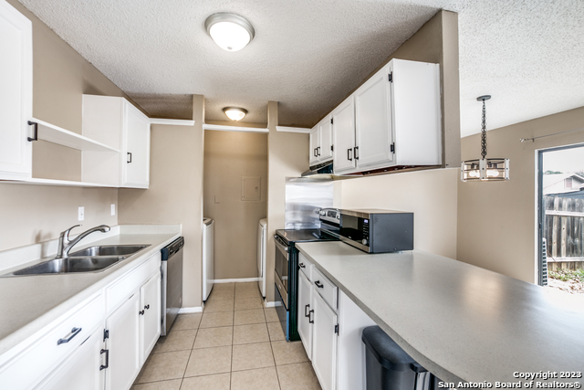 6854 Arbor Springs Dr Property Photo 8
