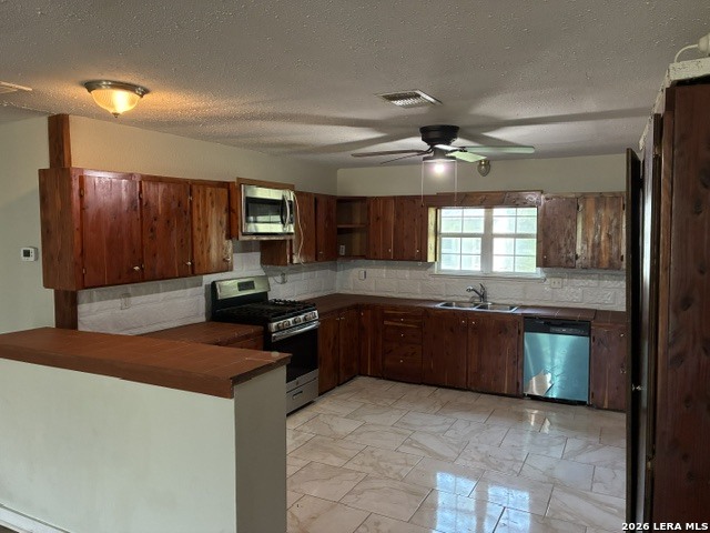 110 Tyler Ave Property Photo 5