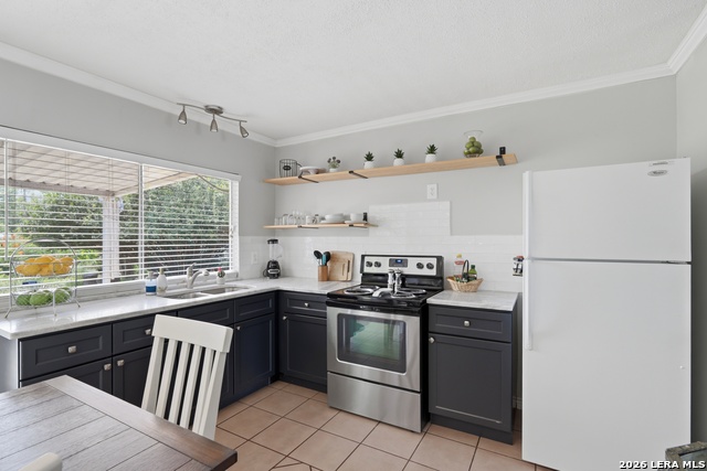 6962 Apple Valley Dr Property Photo 4