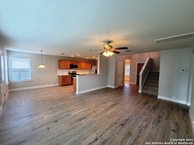 661 Silo St Property Photo 5