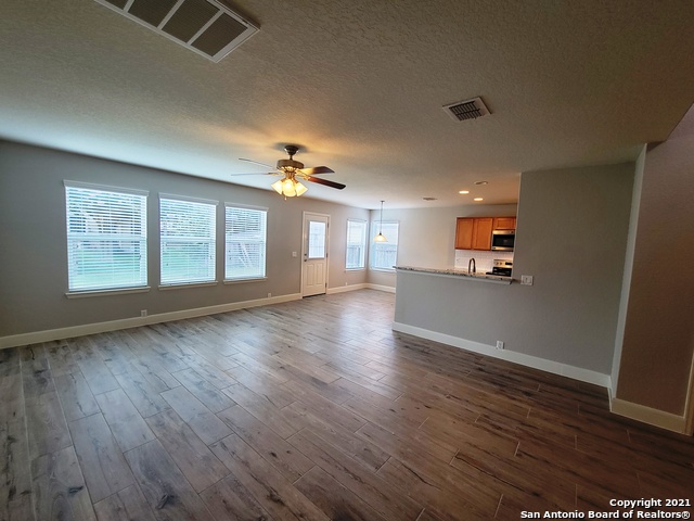 661 Silo St Property Photo 8