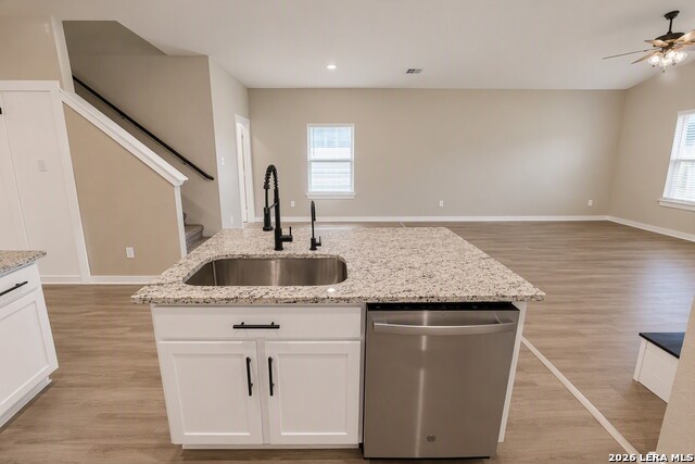 3237 Hyacinth Property Photo 9