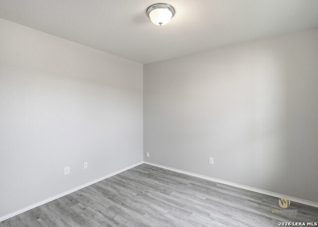 7526 Crestway Rdg Property Photo 3