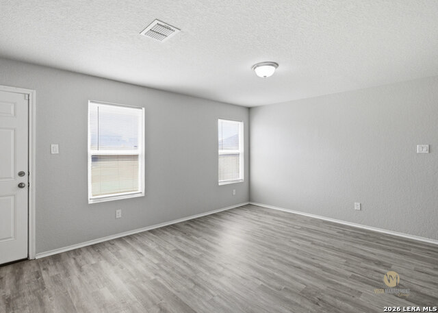 7526 Crestway Rdg Property Photo 5