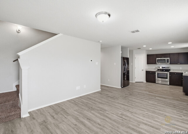7526 Crestway Rdg Property Photo 7