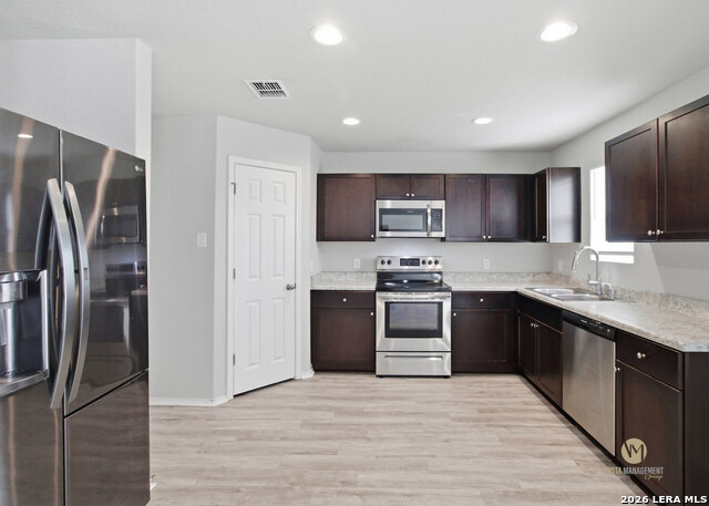 7526 Crestway Rdg Property Photo 10