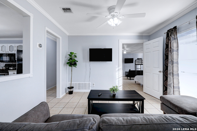 10535 Breeds Hill Property Photo 5