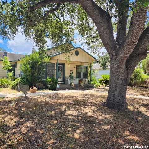 718 E Avenue E Property Photo 1