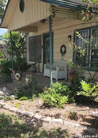 718 E Avenue E Property Photo 7