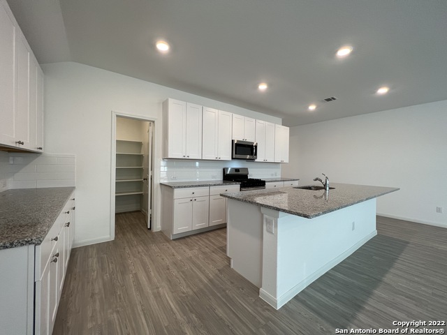 7010 Pail Place Property Photo 14