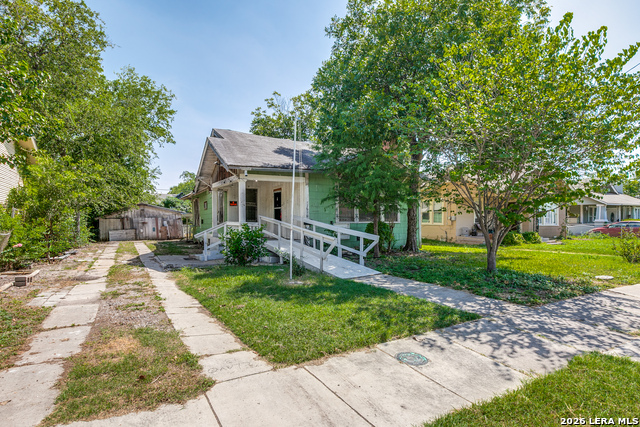1610 W Craig Pl Property Photo 1