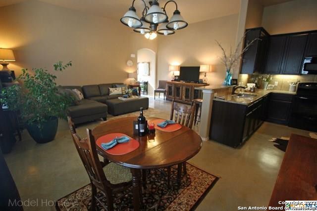 2548 Pahmeyer Rd Property Photo 2