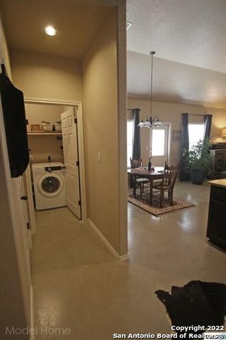 2548 Pahmeyer Rd Property Photo 5