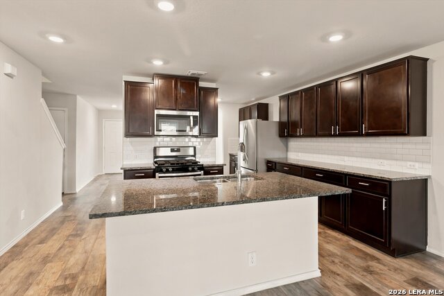 8106 Chestnut Blue Dr Property Photo 4
