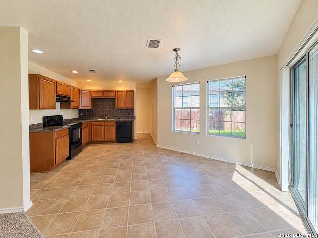 9119 Beech Grv Property Photo 3