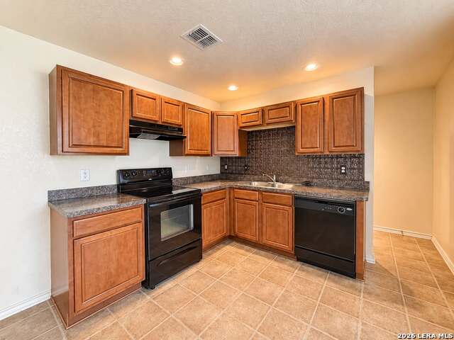 9119 Beech Grv Property Photo 4